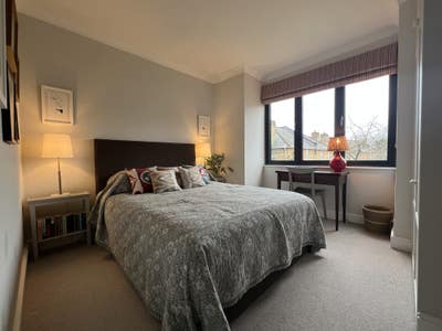 Mon-Fri Only Bedroom & Sole Use of Shower Room Main Photo