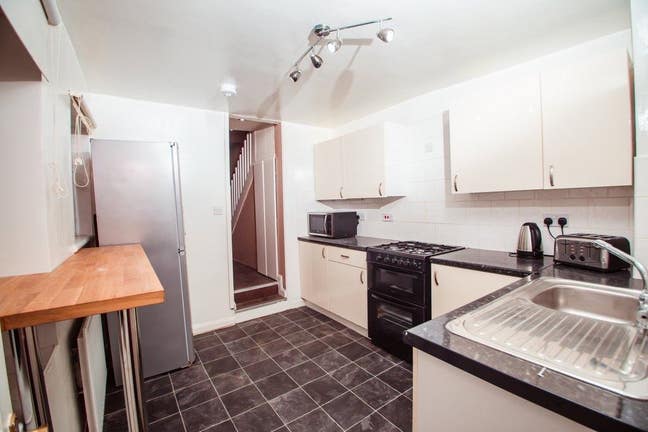 Double Bedroom in East Croydon Main Photo