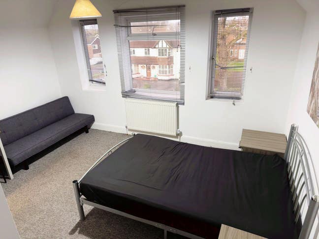  Double En-Suite Room in Ickenham -Bills Included  Main Photo