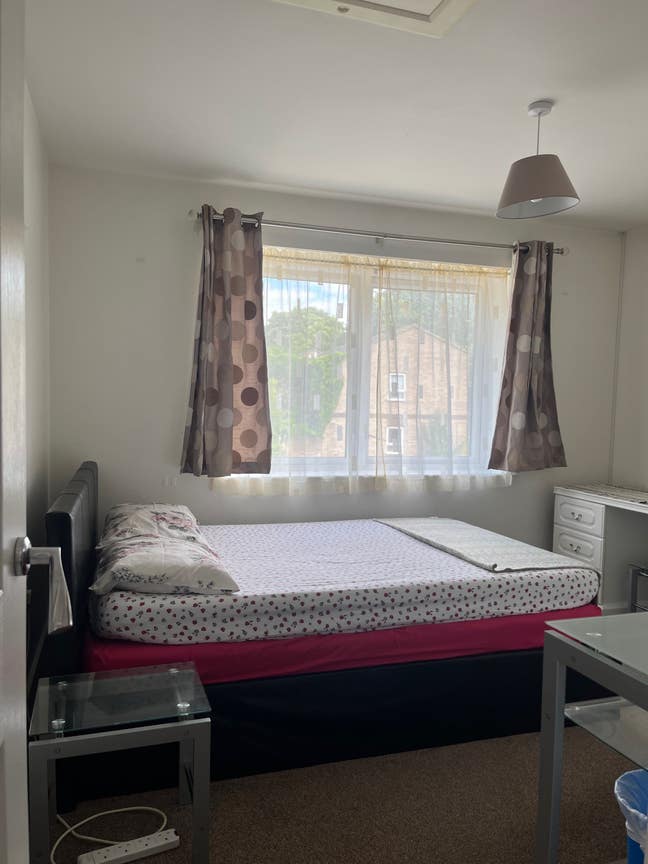 Double room to let in Cherry Hinton . Main Photo