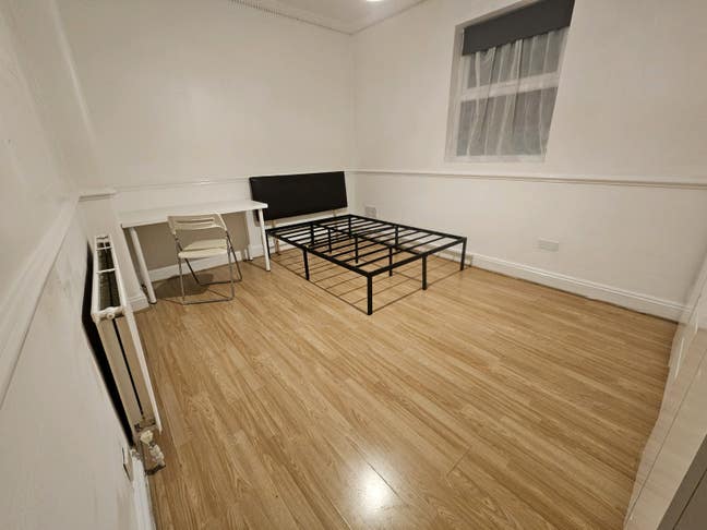*** Large Double Room *** Main Photo