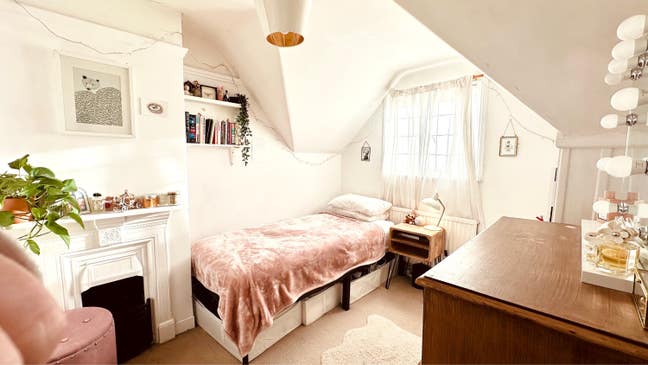 Small single room  Main Photo