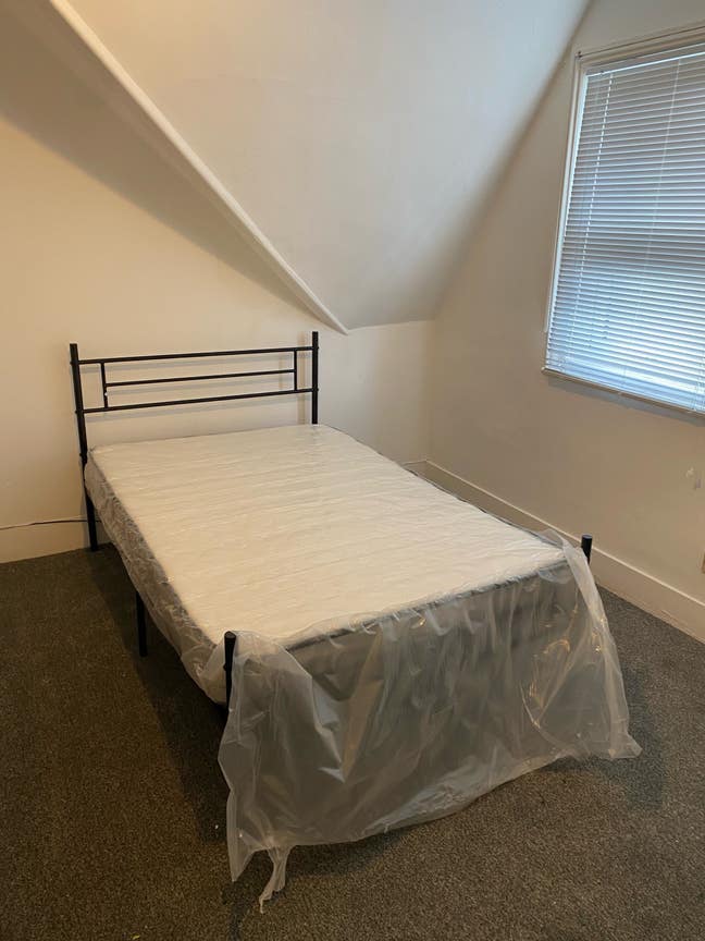 Double room available in Eastbourne town centre Main Photo