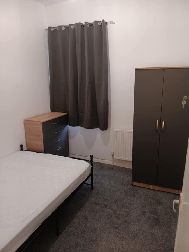 Room to rent  Main Photo