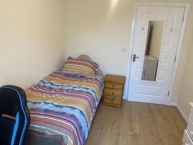 Double Room with Personal Toilet, Bath, Shower Main Photo