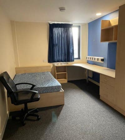 SINGLE OR DOUBLE ROOM NEEDED Main Photo