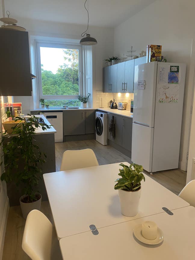 Newington room  Main Photo