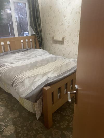 Room in professional house  Main Photo