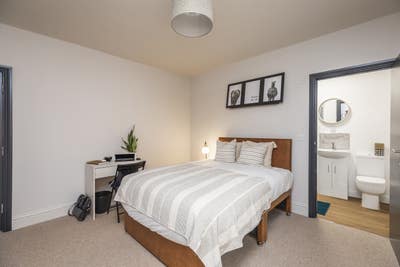 Last Room in Luxury Shared Living in Branksome Main Photo