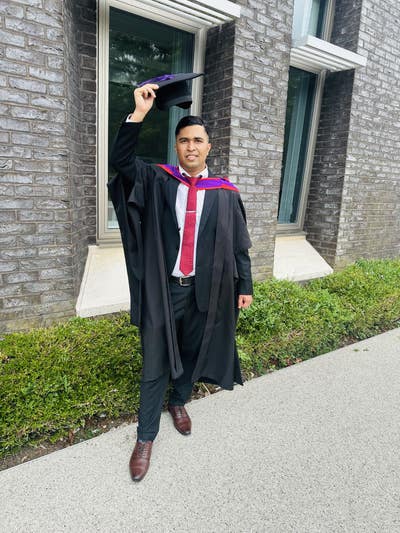 I am a professional male aged 34. I am lookin... Main Photo