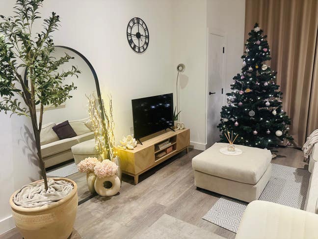 Ensuite double bedroom in new build  Main Photo