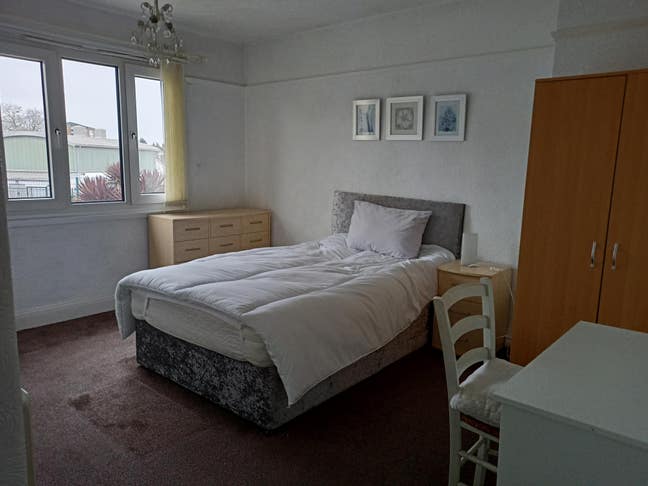  lovely spacious sunny double room Main Photo
