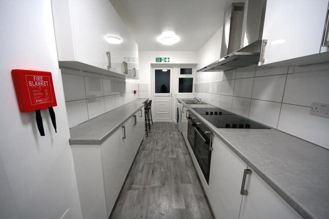 *Brand new*  1 ENSUITE Left Main Photo