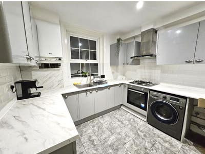 Modern apartment in Zone 2 Main Photo