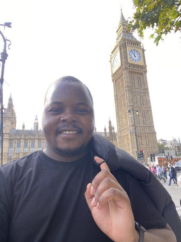 Looking for 2 bedroom flat/ house with a garden  Main Photo