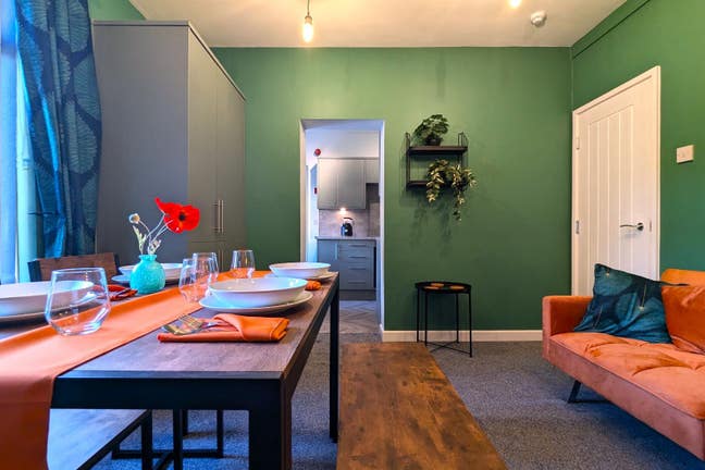 Quirky Room in Stunning Refurbished Boutique HMO Main Photo