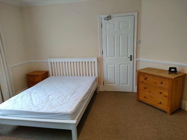 Bognor Centre - Large Double Room  Main Photo