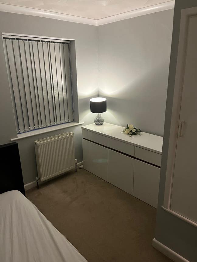 Single Room in a House  Main Photo