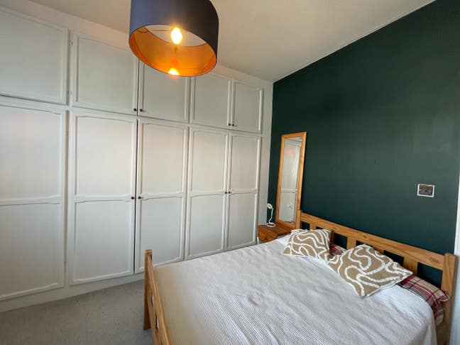 Double bedroom  central Hove  Main Photo