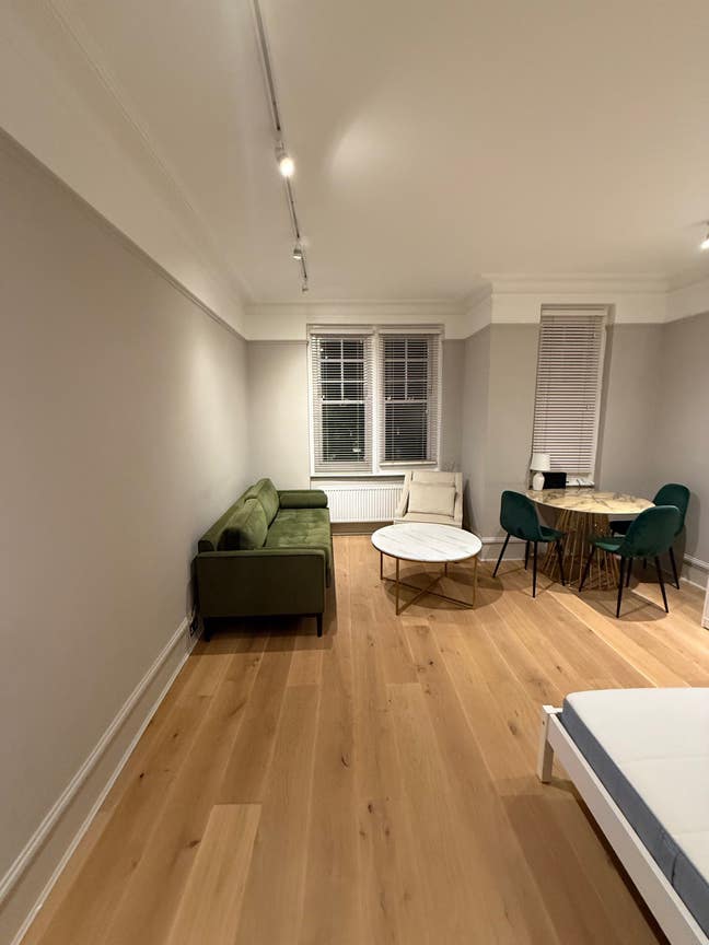 A big room in West Kensington  Main Photo