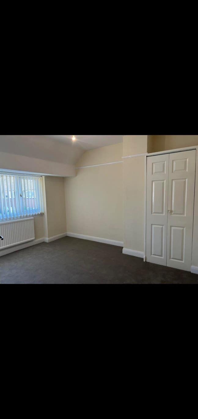 Room for rent just for females: Main Photo