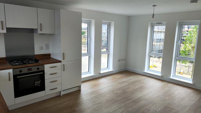 Spacious double bedroom to rent. Main Photo