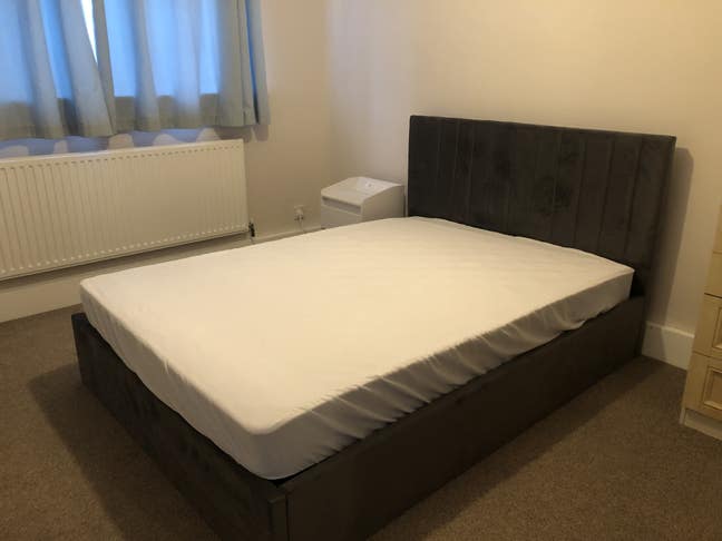 Double bedroom refurbished   Main Photo