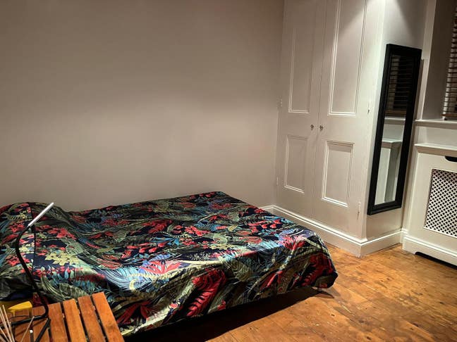 Room to Rent in Large Ground Floor Flat - Acton  Main Photo
