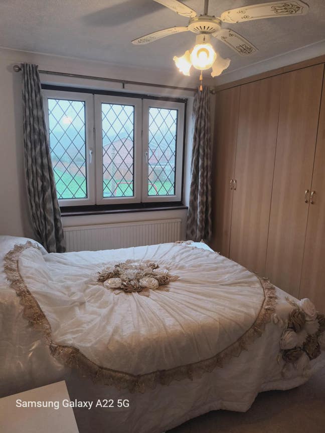 A master bedroom for let Main Photo
