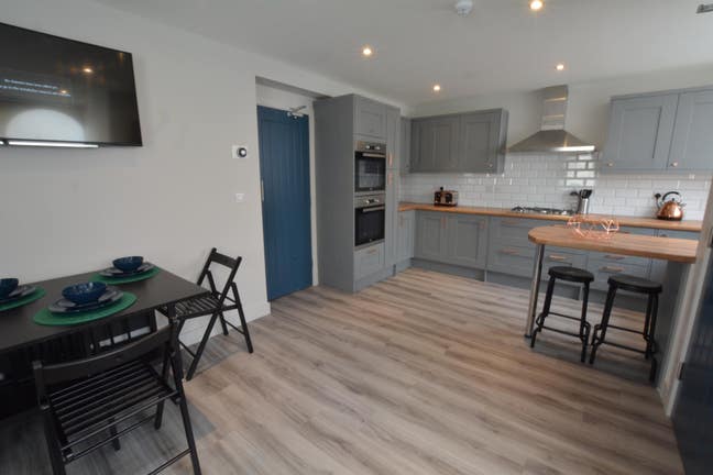 Peaceful, Friendly House Share in Great Location Main Photo