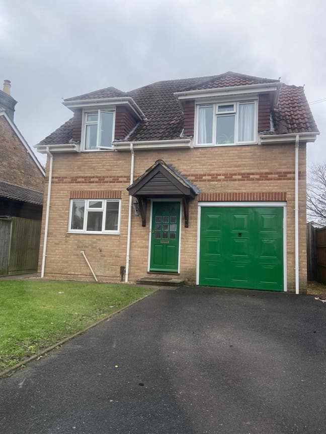 Ensuite Double Room Wallisdown Bournemouth Main Photo