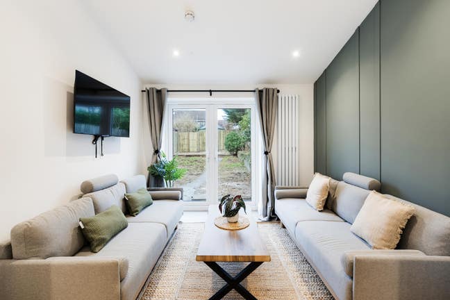 Newly renovated house share - 3 rooms available  Main Photo