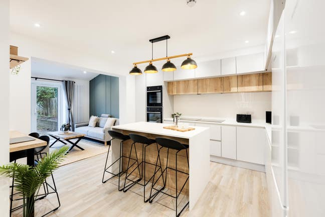 Newly renovated house share - 3 rooms available  Main Photo