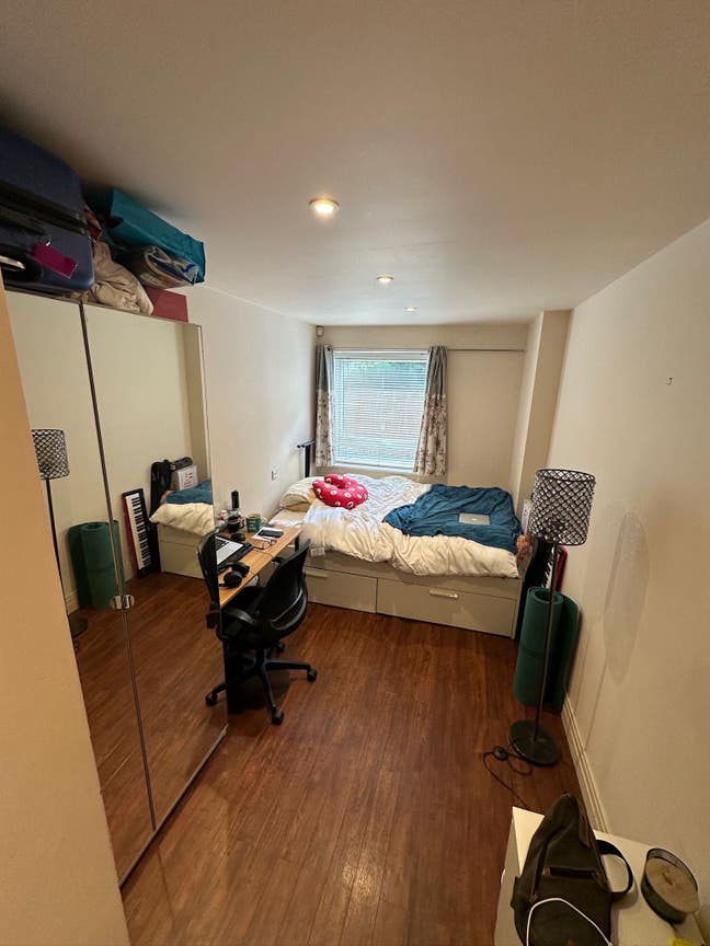 Lovely Double Room Available Now Canada Water Main Photo