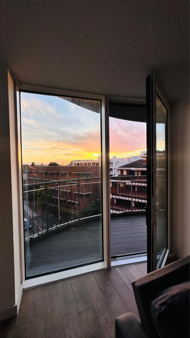 Amazing Double room / attached Bathroom in a Flat Main Photo