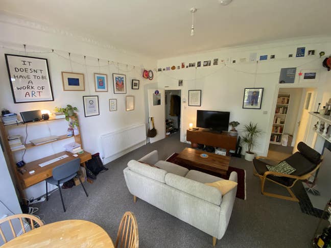 One bed ground floor flat with garden Main Photo