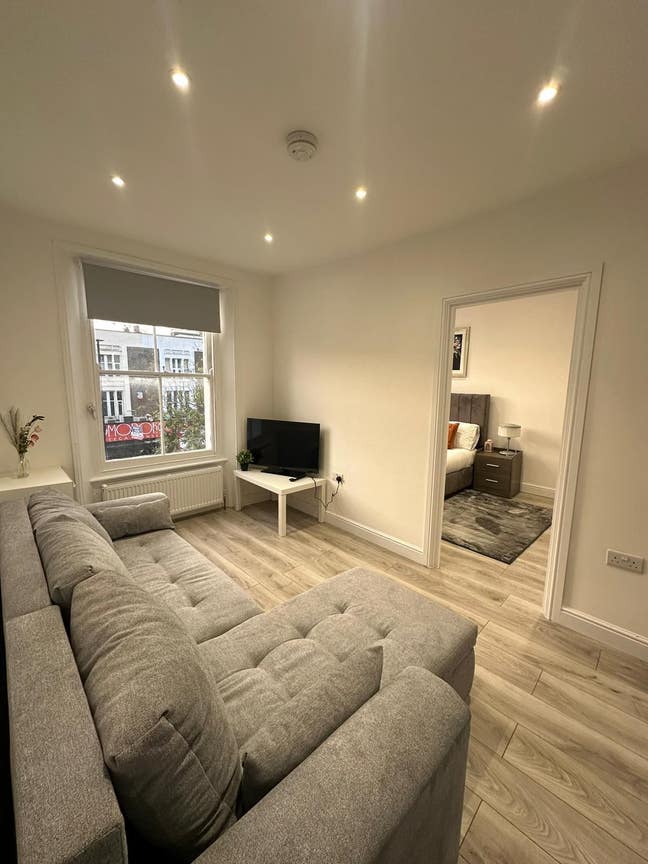 Luxurious 1 Bed Apartment in N1 Main Photo