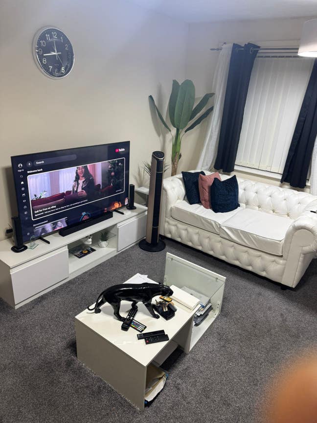 A male occupant is needed in a single room.  Main Photo