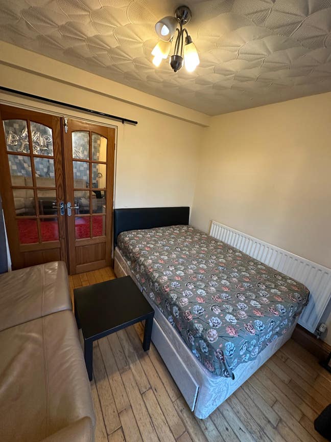 Furnished Room Main Photo