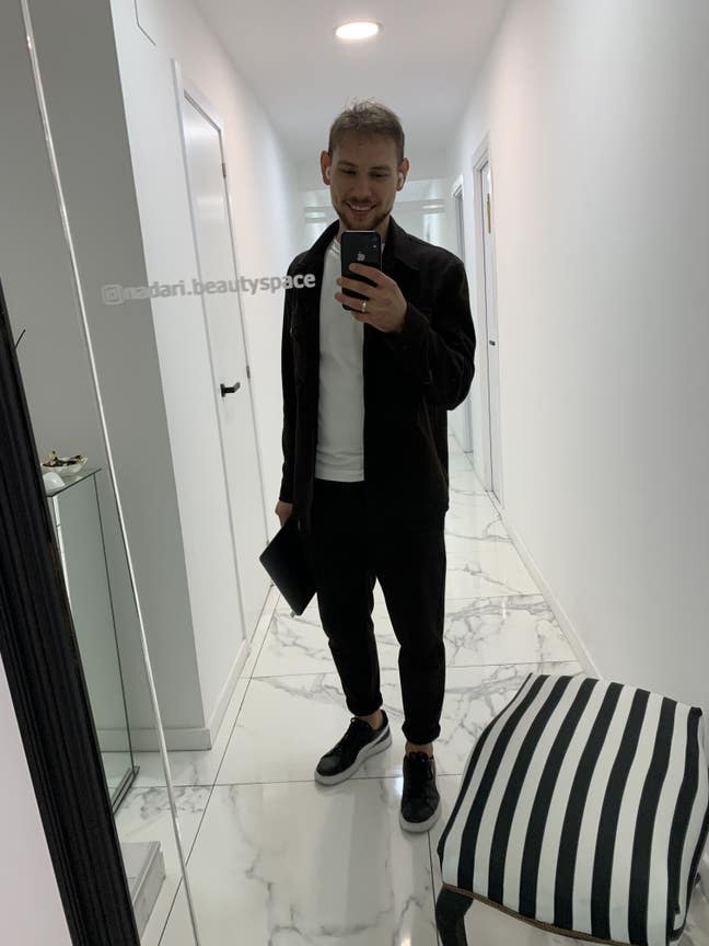 Hey! I’m looking room or flatmate  Main Photo