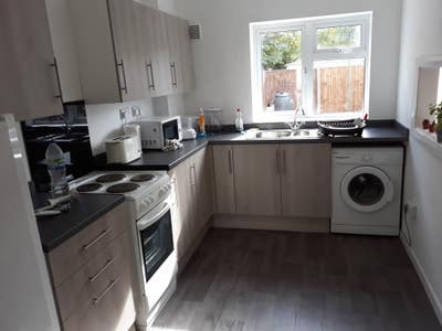 Affordable Well-Maintained Room available Main Photo