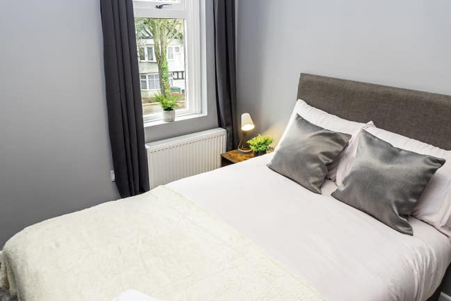 🌷Double Room w/private  Bathroom Close to City Main Photo