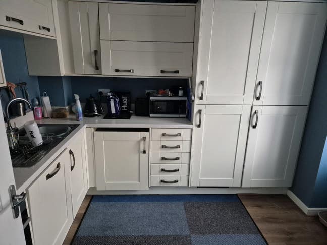 Double room with en suite available for rent  Main Photo