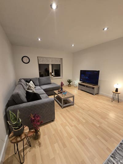 Ensuite double room for single female professional Main Photo