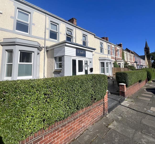 2 rooms (Double en-suite/Single shared)  NE4 Main Photo