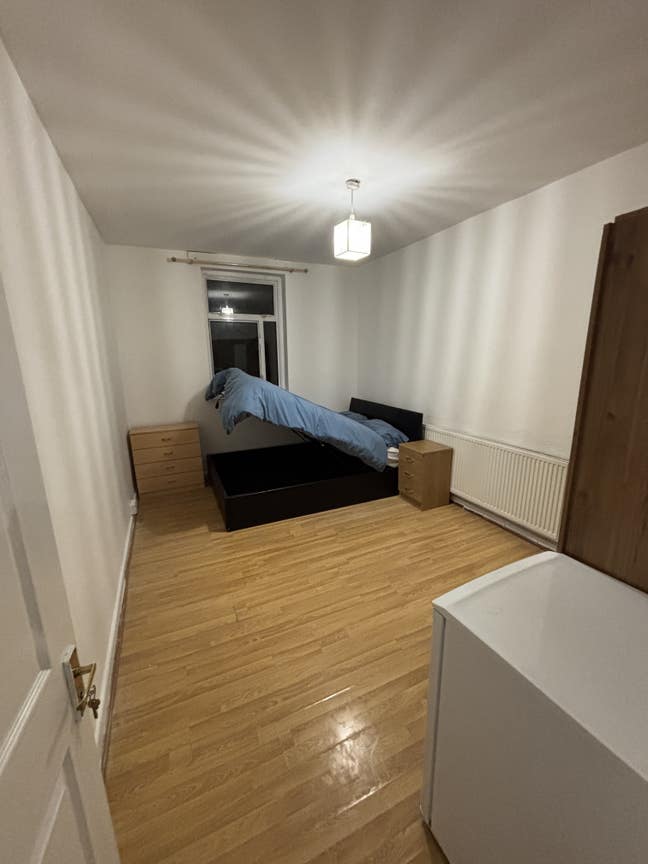Spacious Double Room 5 min From Central Line Main Photo