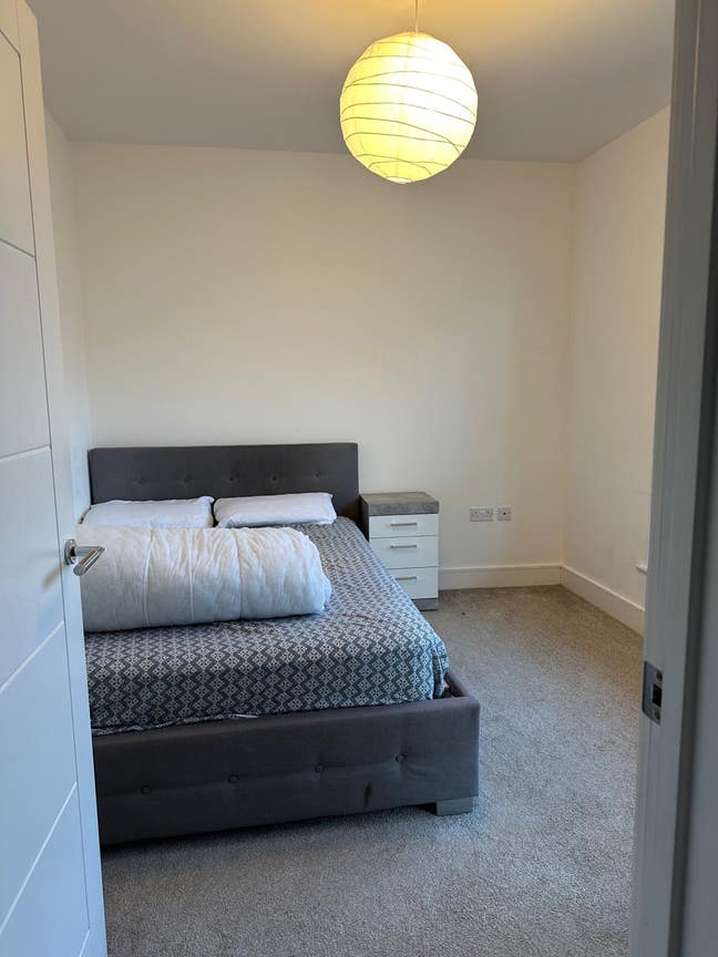 Two Room available Main Photo