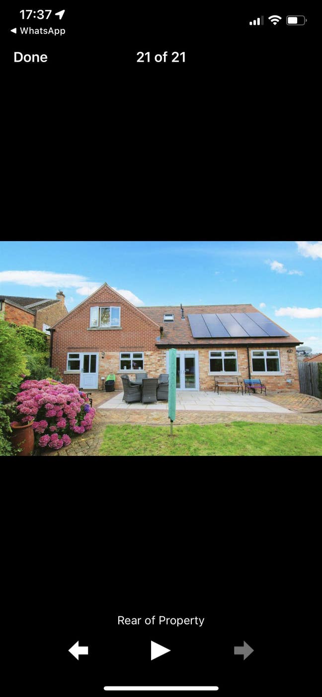 Large Double Room With En Suite  Main Photo