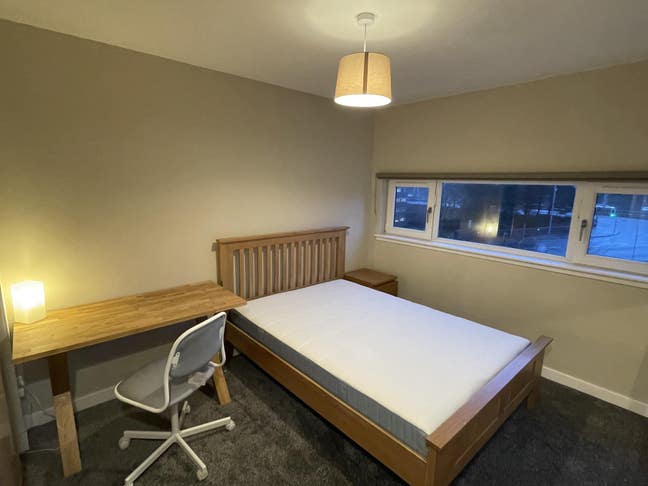 Double room with private bathroom near city centre Main Photo