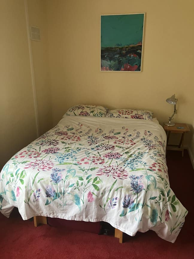 Large double room near Sidmouth Main Photo